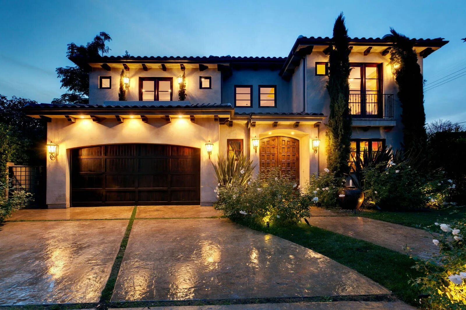 Дом Дрим Хаус. Испано калифорнийский стиль. Дом в калифорнийском стиле. Дом в испанском стиле.