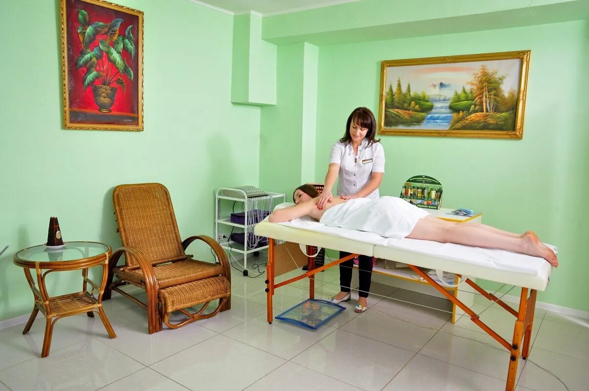 Массаж в санатории. Массаж в санатории. Оздоровительные процедуры. Лечебный массаж в санатории. Санаторий виктория кисловодск.