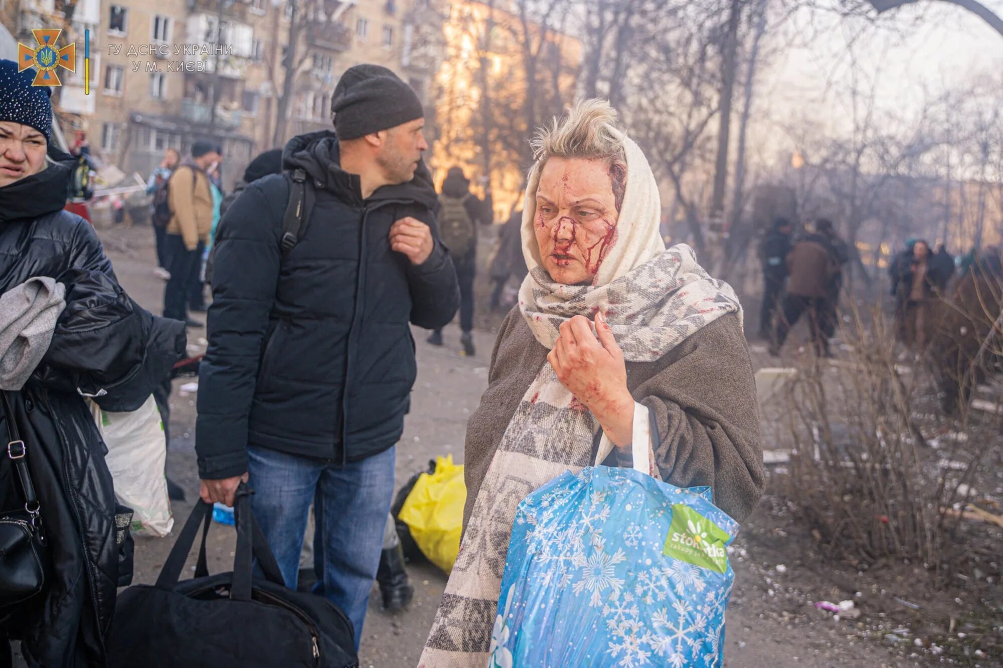 Украина обстановка на сегодня ютуб. Русские оккупанты в Украине. Украинцы на заработках в Европе.