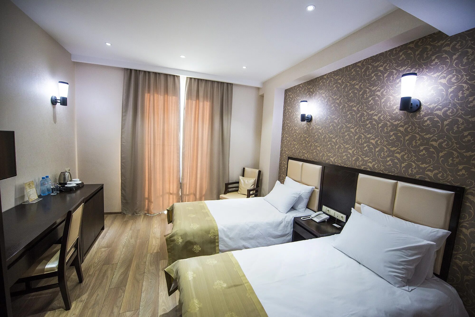 Rooms tbilisi. Отель Tbilisi Inn. Отель Tbilisi Inn 4*. Стамба отель Тбилиси. Тбилиси отель 6.