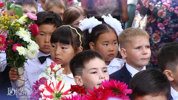 Фото по холокосту в школе для учащихся. Сегодня идем в школу улан удэ. Улан-удэ школа 9 2000. Школа 27 улан-удэ. Школы байкал-daily.