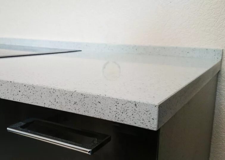 Caesarstone 6270 atlantic salt. Кварц агломерат столешница. Столешница 40 мм кварц. Avant quartz клермон 1220. Тристоун fog s 201.