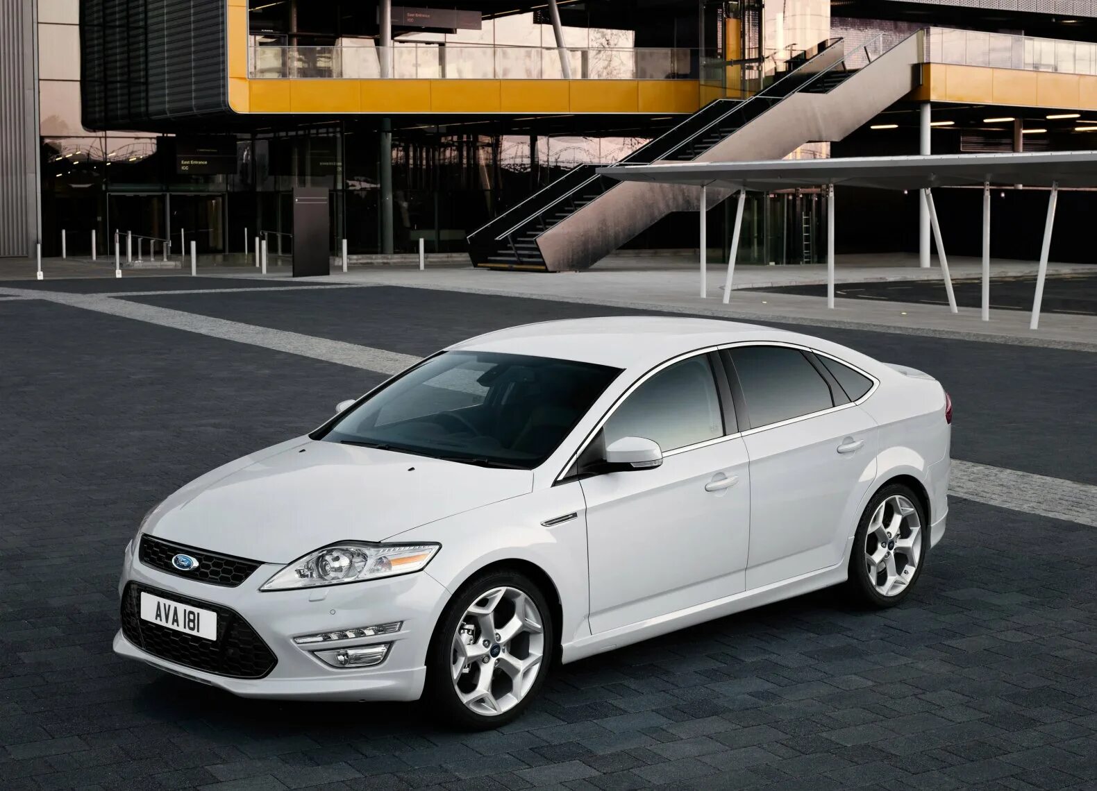 Ford mondeo. Форд Мондео 4 белый. Ford Mondeo 2010. Форд Мондео 4 St. Ford Mondeo Sport 2011.