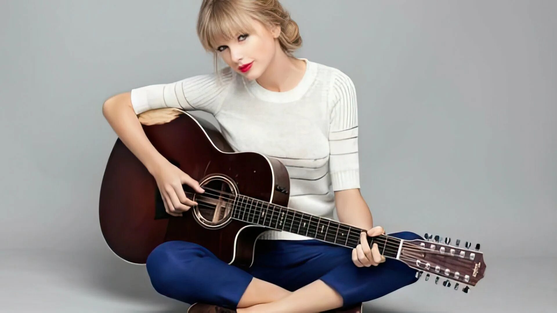 Пев тейлор. Taylor Swift. Тейлор Свифт с гитарой. Певица Тейлор Свифт. Taylor Swift с гитарой.