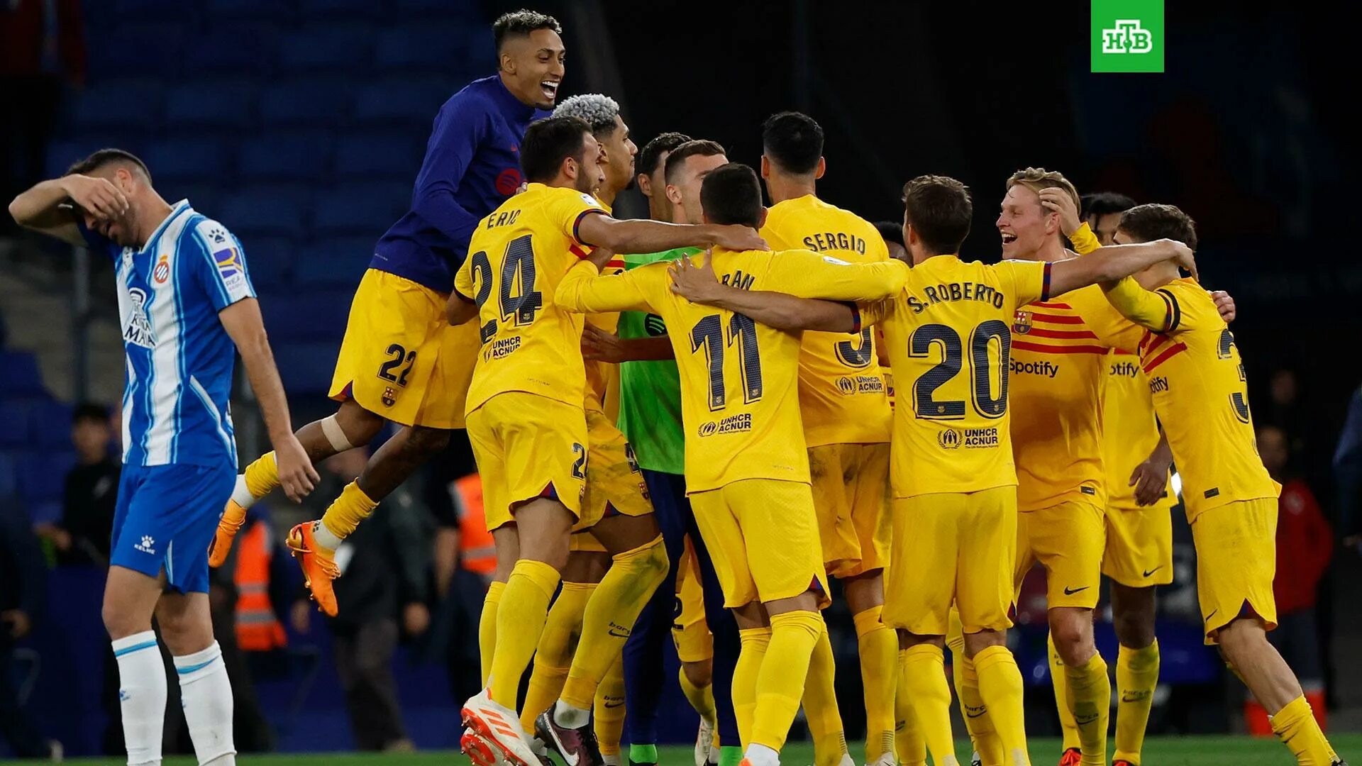 Реал рекреативо. Цвета футбольных клубов испании. Испанский фк 5 букв. Испанский фк 5 букв. Эспаньол фото.