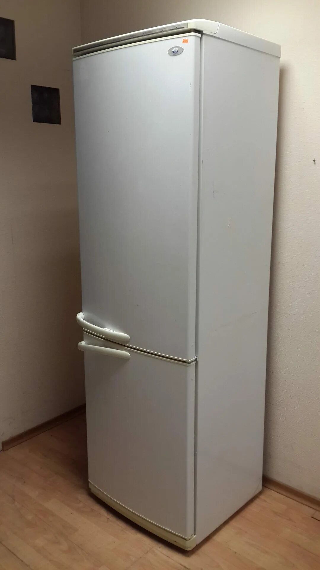 Холодильник Electrolux er4004b. Холодильник Электролюкс er8992b. Холодильник Electrolux er3217. Холодильник Electrolux er 8916. Холодильник атлант б у