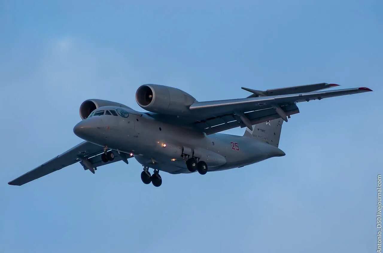 Ан 75. Ан-72/74. Ан-72 военно-транспортный самолёт. Ан 74-200 газпромавиа. Ан-74т-200а.