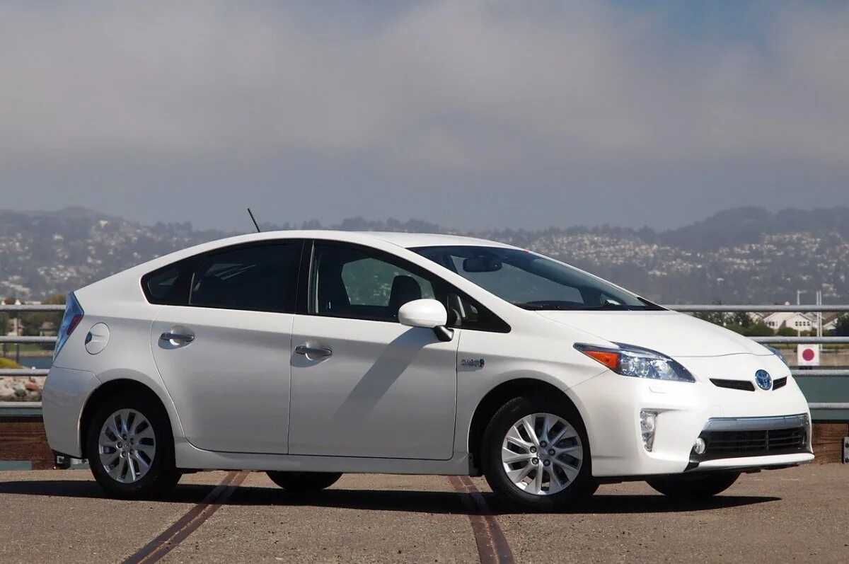 Toyota Prius 2015. Toyota Prius 2015 Hybrid. Toyota Prius 40. Toyota Prius Hybrid 2012. Приус 2015 года