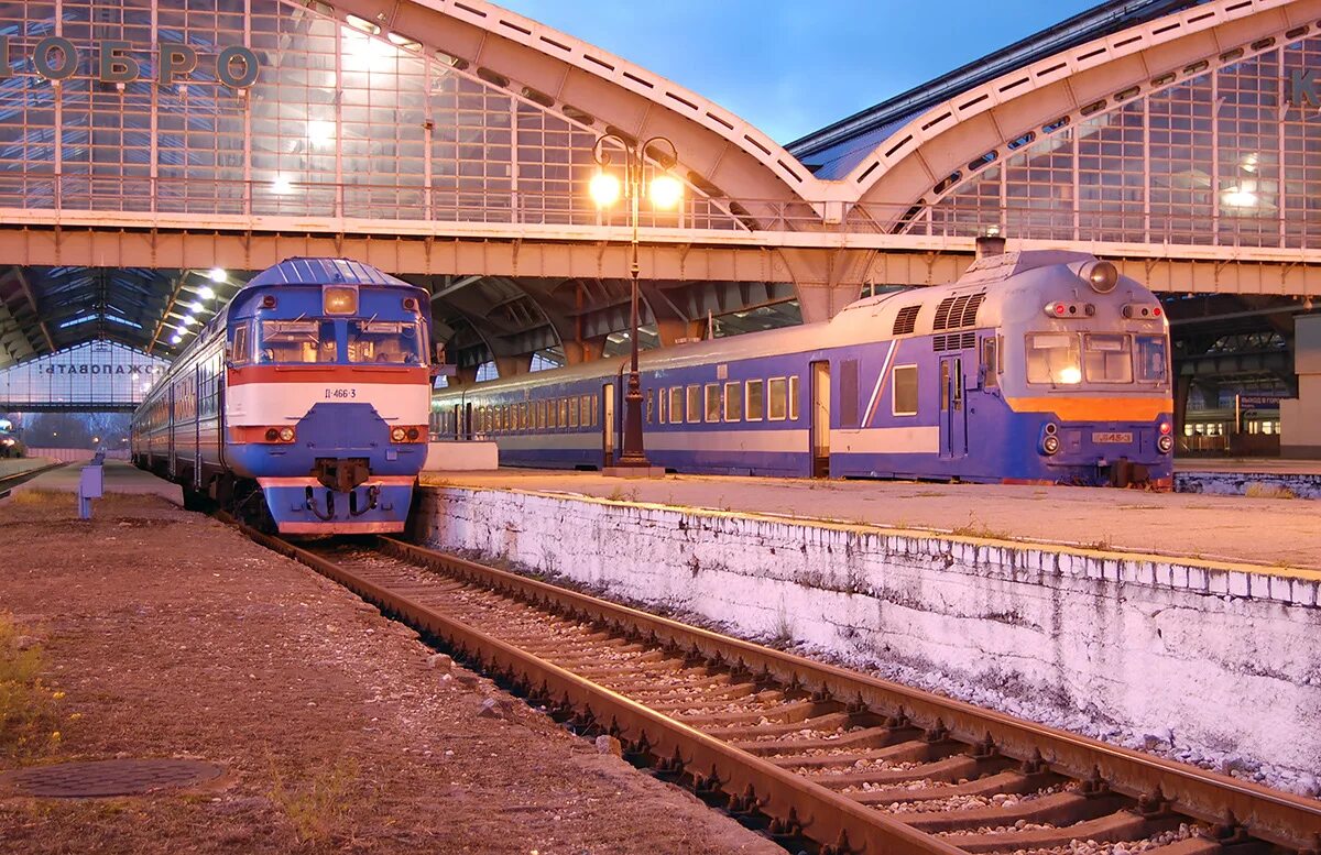 Сайт жд калининграда. Д1 дизель-поезд Калининград Южный. Дизель поезд д1 станция Ушково. Др1а Калининград. Д1 дизель-поезд Молдова.