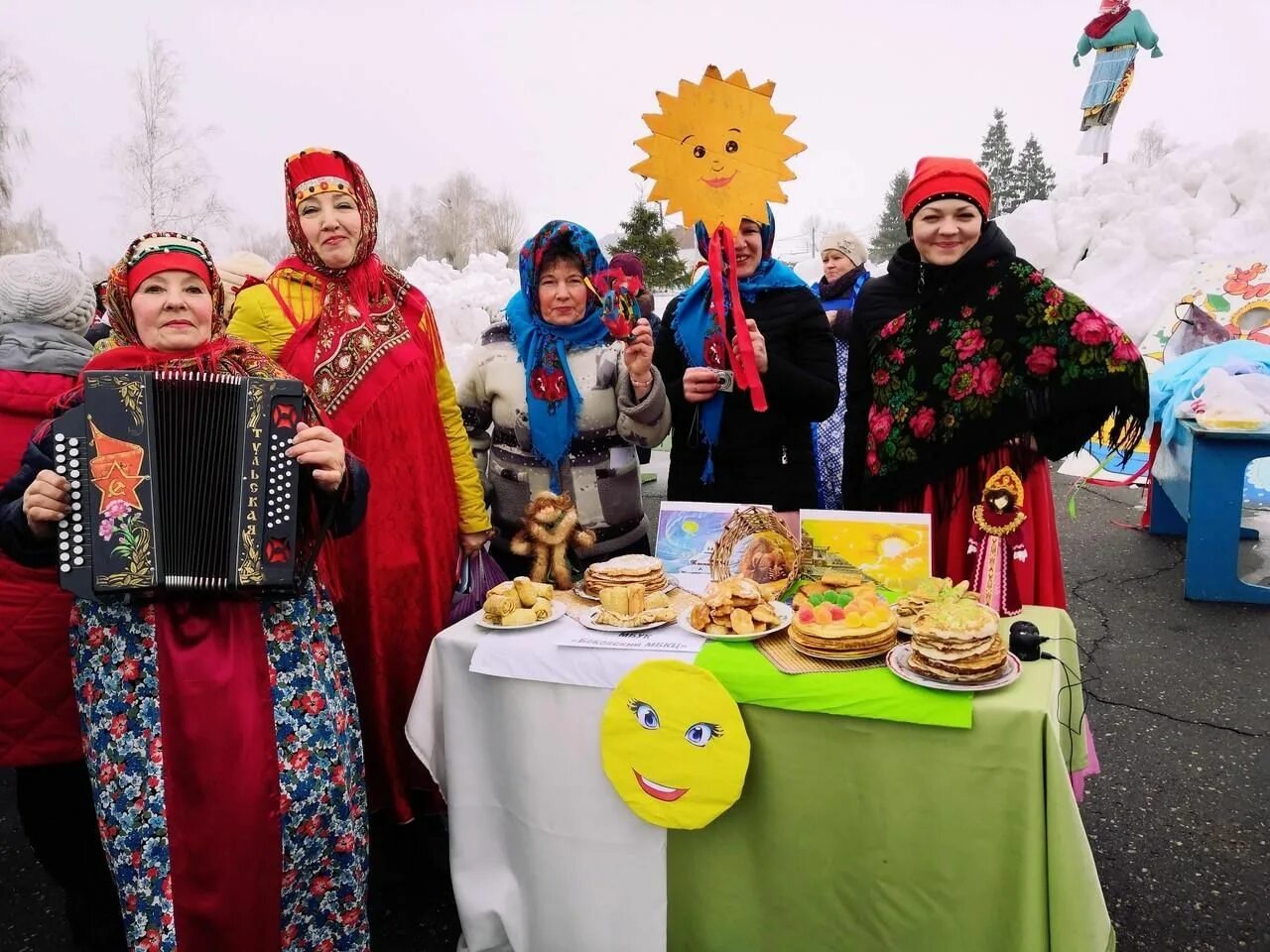 Масленица сортавала. Масленичное гуляние на улице. Праздник Масленица. Празднование Масленицы. Народные гуляния на Масленицу.