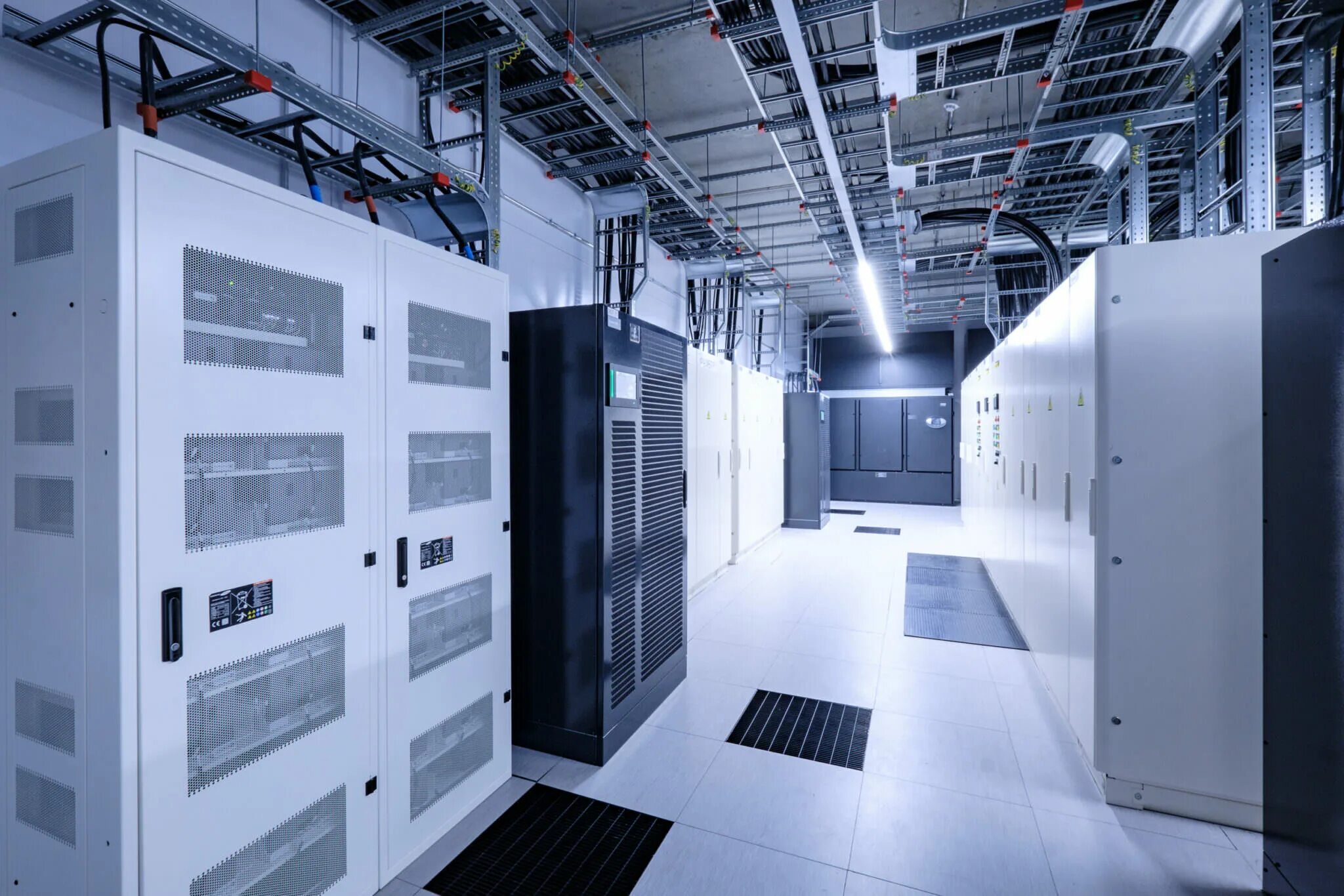 Московский дата центр. Московские дата центры. Московские дата центры. Московские дата центры. Гермозона цод.