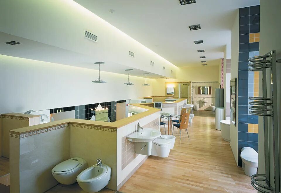 Мебель для магазина сантехники. Сантехника магазин рядом со мной. Сантехника ленинский проспект. Шоу рум сантехники. Инженерная сантехника магазин.