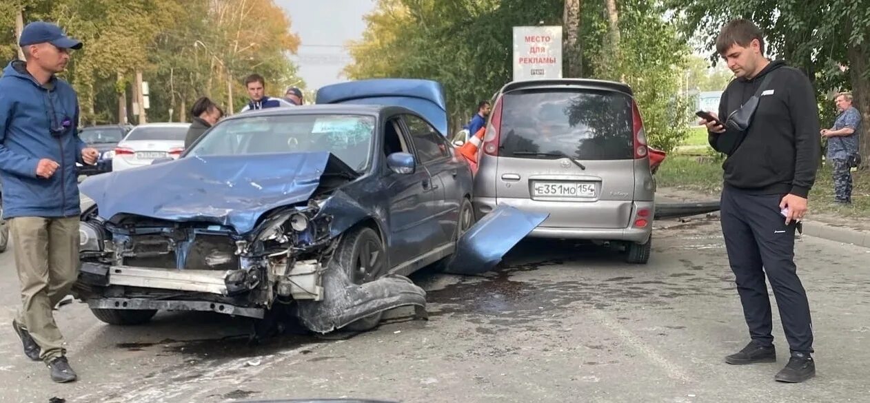 11. Фото аварий автомобилей. Дтп в новосибирске , маршрутки. Дтп 2 марта 2022 новосибирская область. Авария в новосибирске сегодня утром на гусинобродском шоссе.