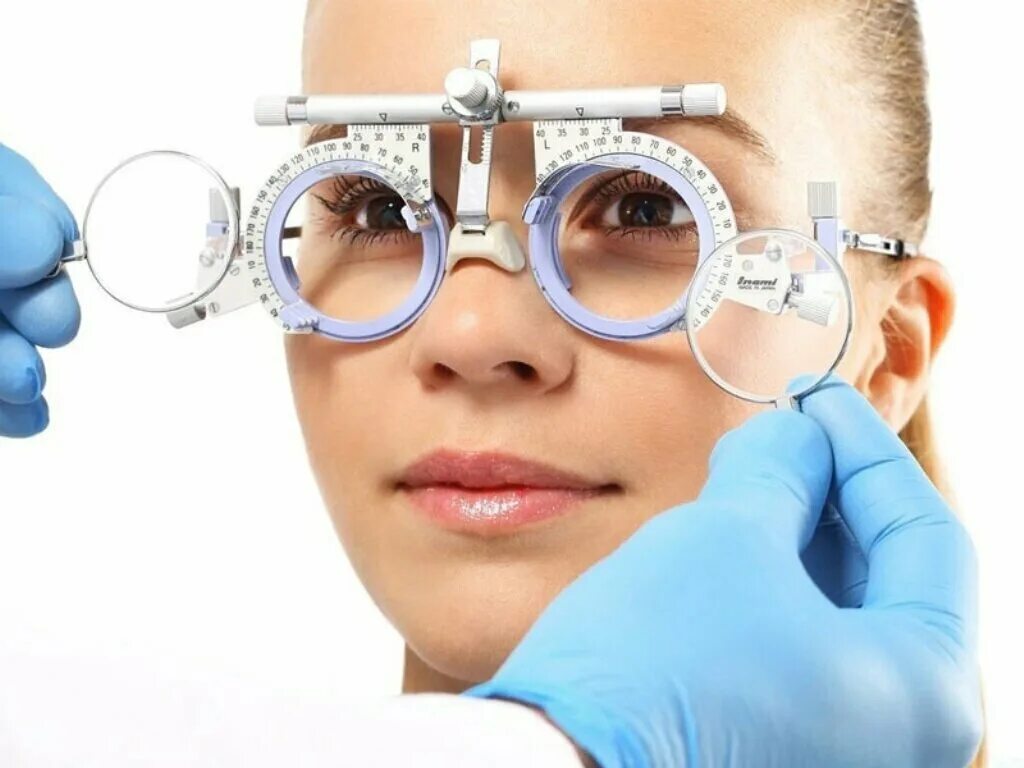 Очки офтальмолога. Медицинский оптик-оптометрист. Визометрия. Очки и линзы. Проверить зрение клиника