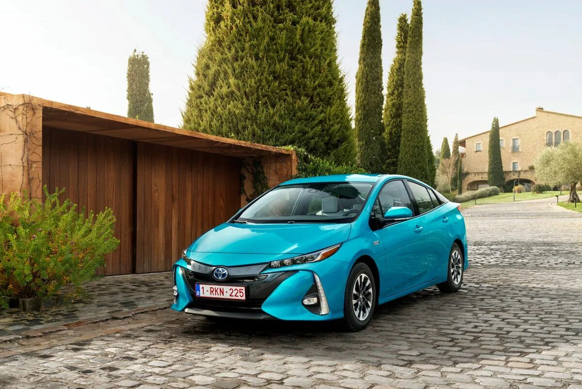 Налог toyota prius 30 иркутская область. Тойота приус 30 2011. Toyota prius iii рестайлинг (xw30) 2012. Toyota prius 20. Приус 55 фото.