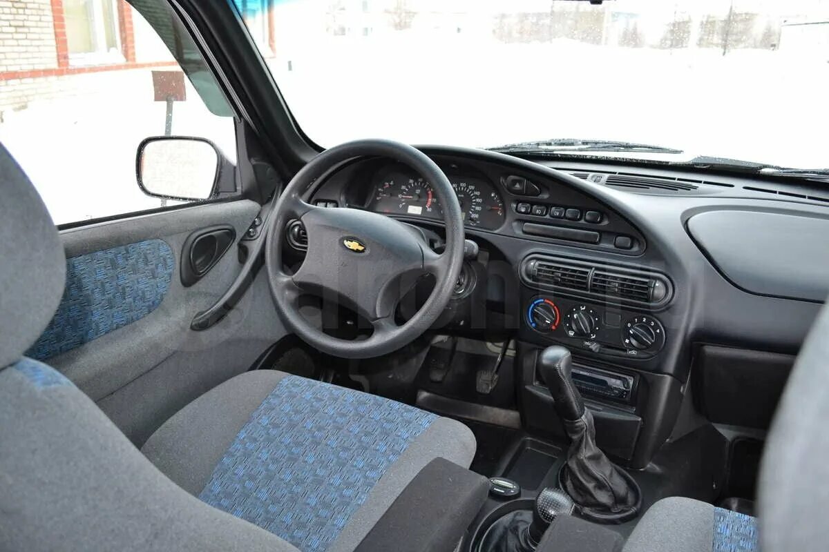 Салон 2123. Chevrolet Niva 2005 салон. Нива Шевроле 2005 салон. Chevrolet Niva 2002 салон. Салон Нива Шевроле 2000г.