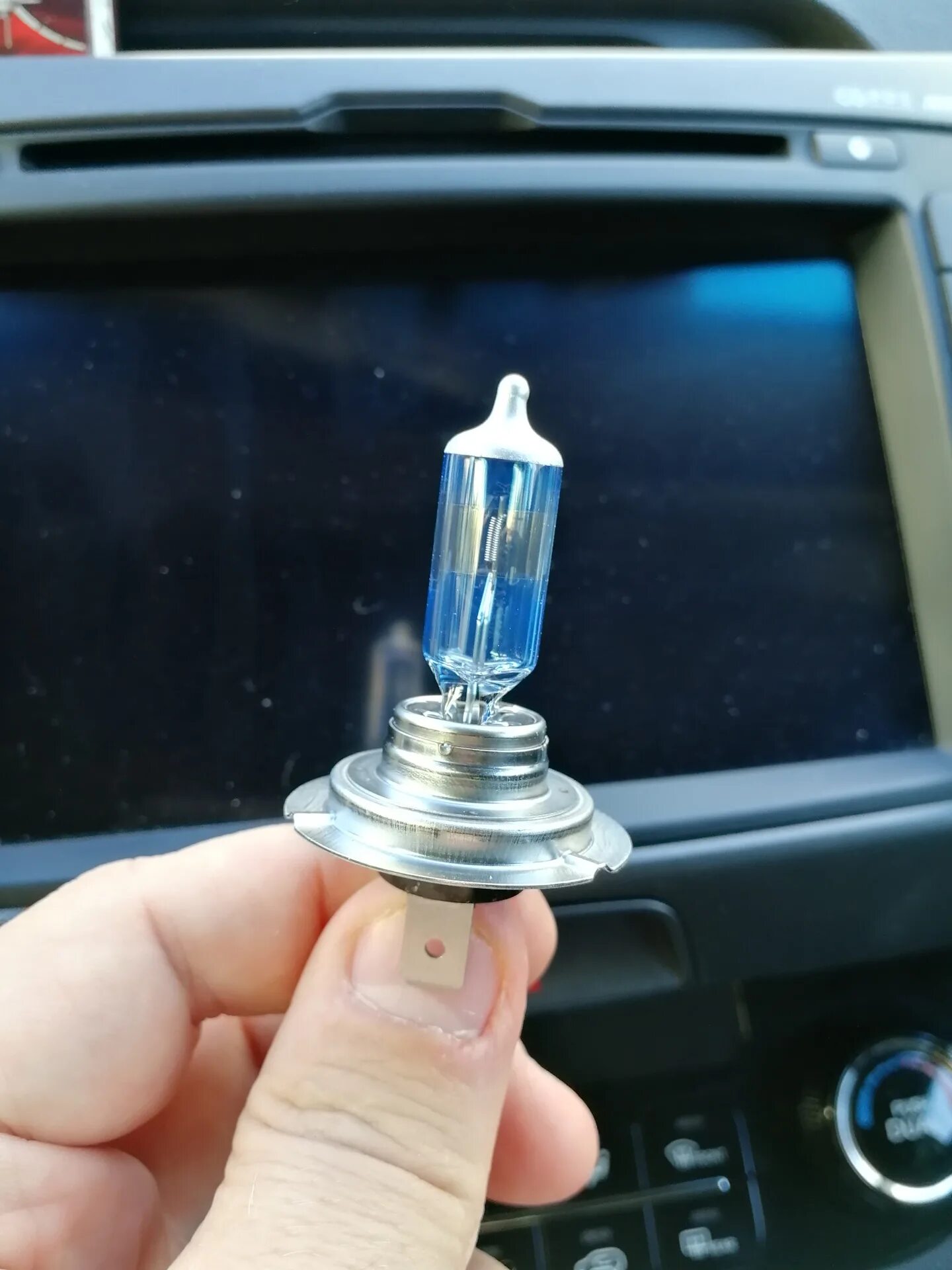 Osram next gen. Лампа на лексус некст 300 дальний свет. osram дальний свет. h7 дальний свет. осрам дальний свет 2110.
