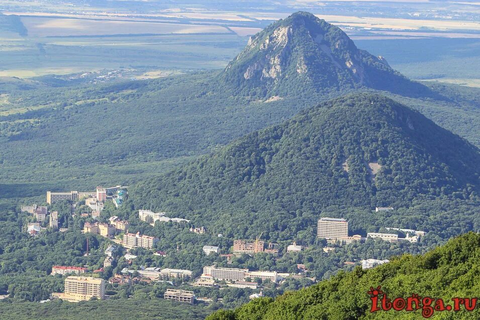 Гора железная железноводск. Гора Развалка Железноводск. Гора Развалка Пятигорск. Горы лакколиты Железноводск.