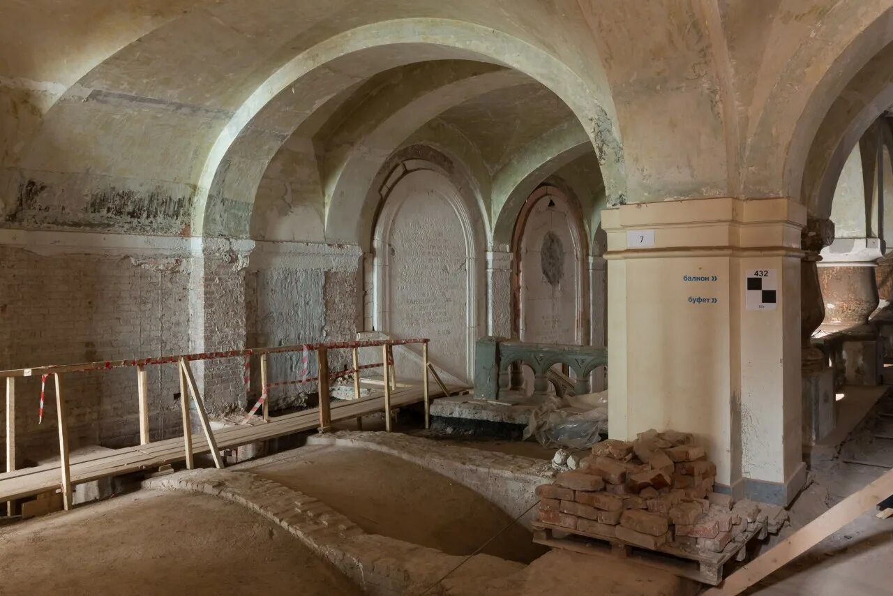 политехнический музей в москве откопали. политехнический музей подземные этажи. музей политехнического университета москва. политехнический музей в москве до реставрации. фасад политехнического музея после реставрации.