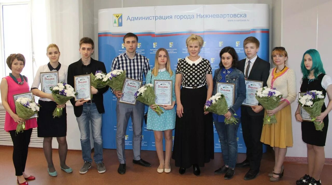 Администрация нижневартовска сотрудники. Нижневартовска. Работники администрации города нижневартовска. Территория нижневартовска. Музей нижневартовск старый вартовск.