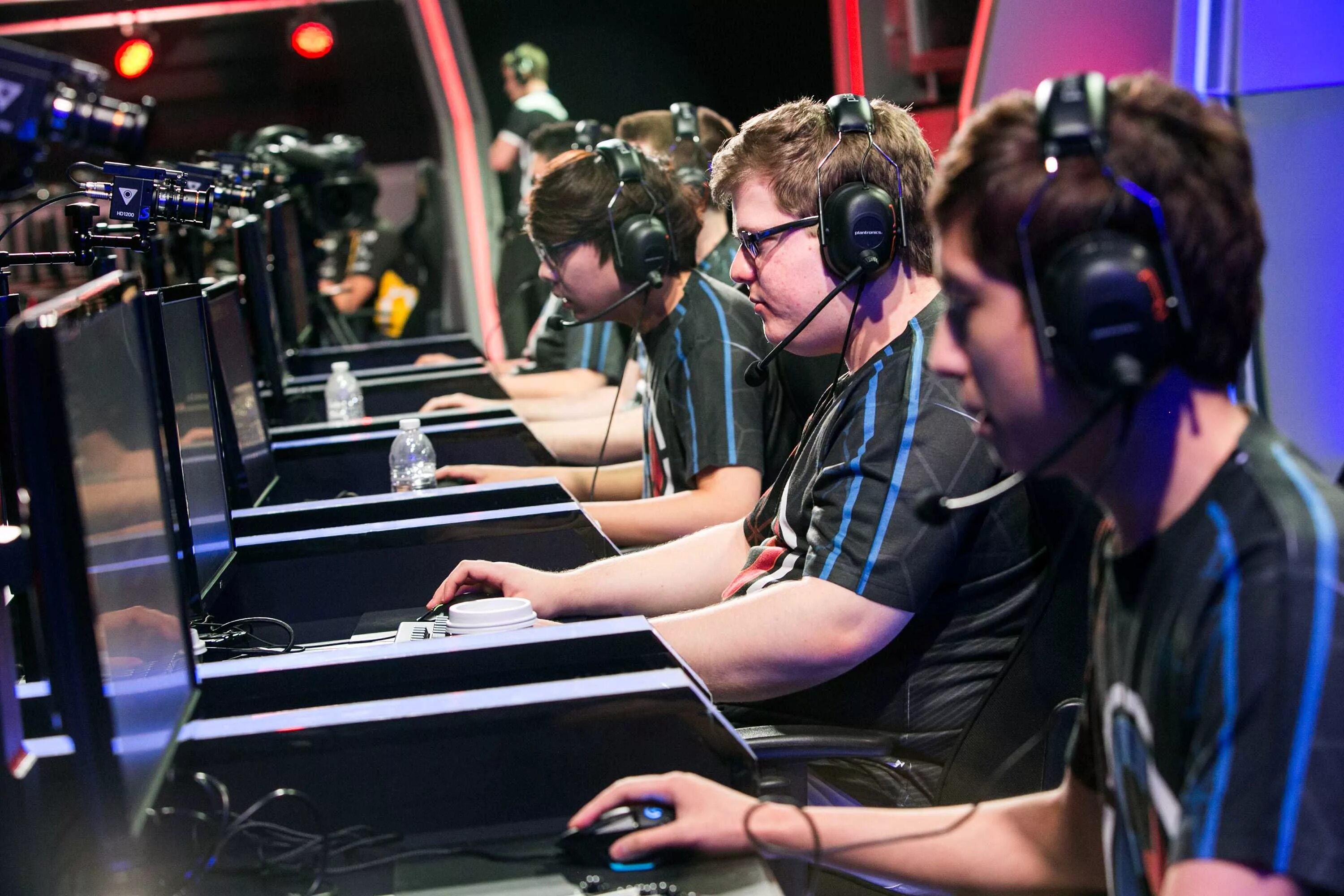 Турнир игра лига. League of legends world championship. Компьютерная игра флорбол. League of legends world championship. Победитель турнира рокет лига.