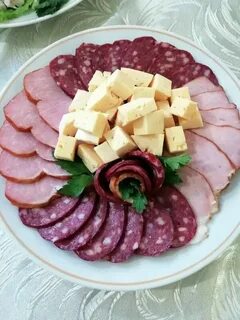 Нарезка колбасы и сыра как называется
