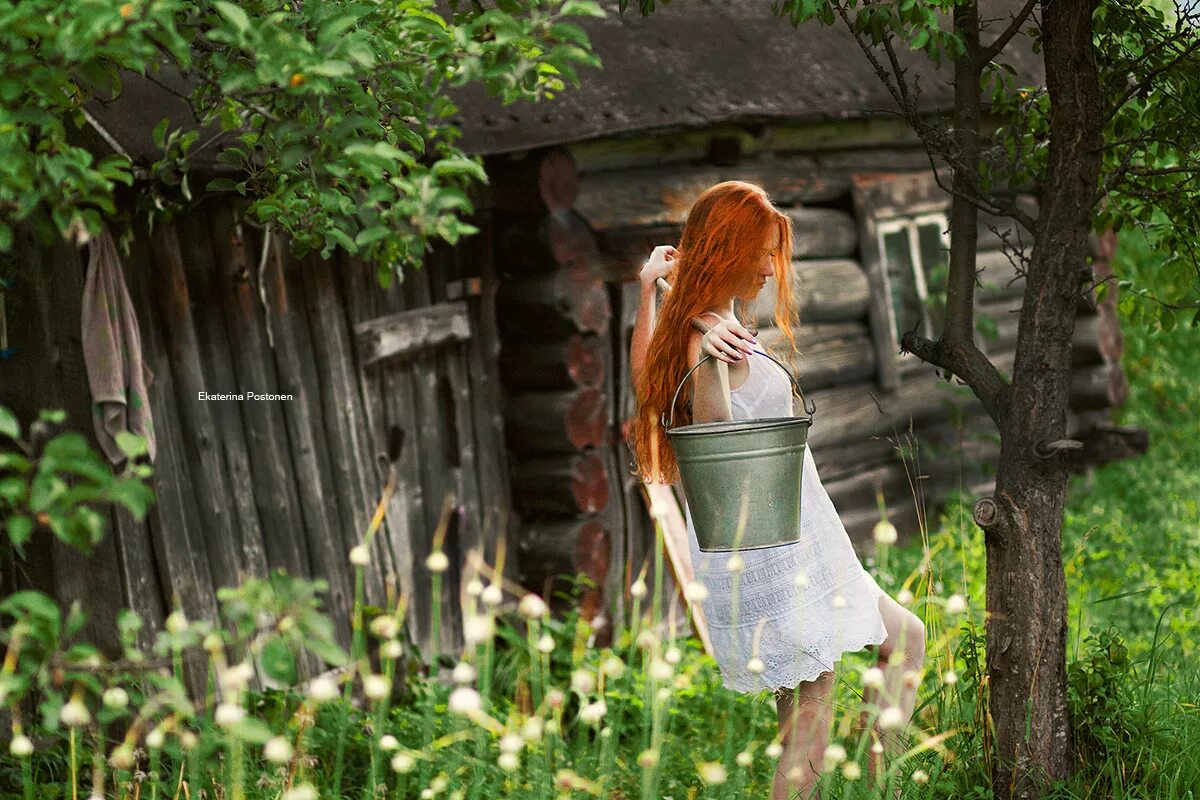 рыжеволосые красавицы на природе. юлия самойленко максим. юлия савичева босиком. сергей рехов фотограф анжелика. рыжая девочка в деревне.