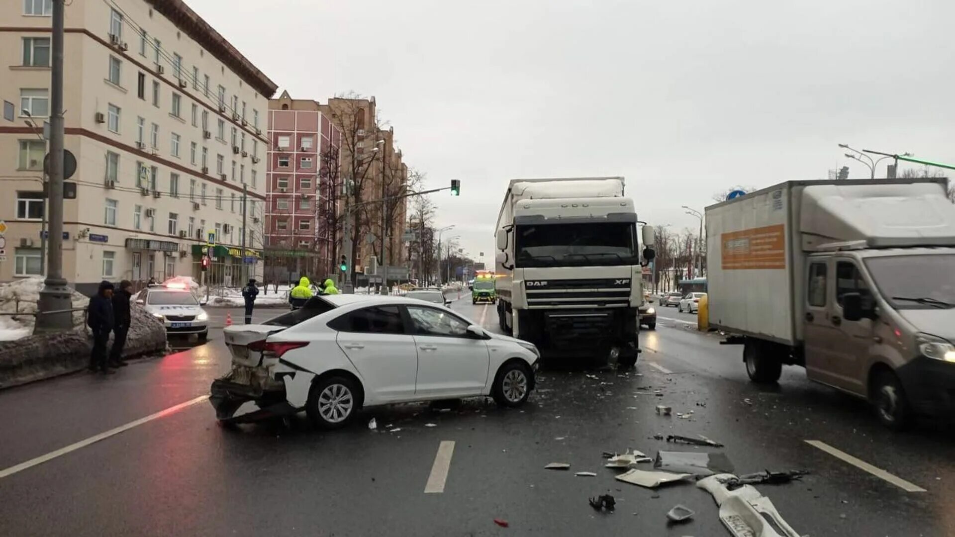 Группа попала в аварию