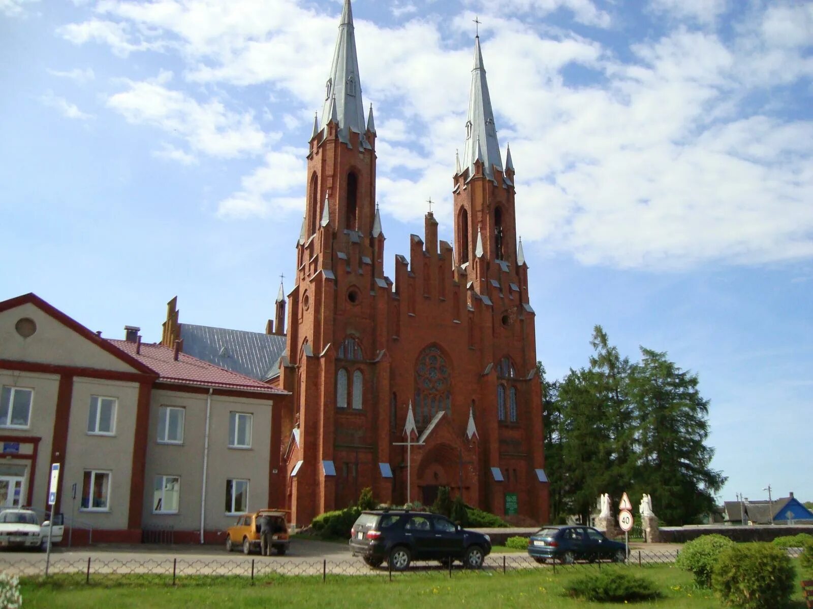 костёл пресвятой троицы (минск). католический костел беларусь гродно. троицкий костел минск. костел пресвятой троицы. минск костел роха.