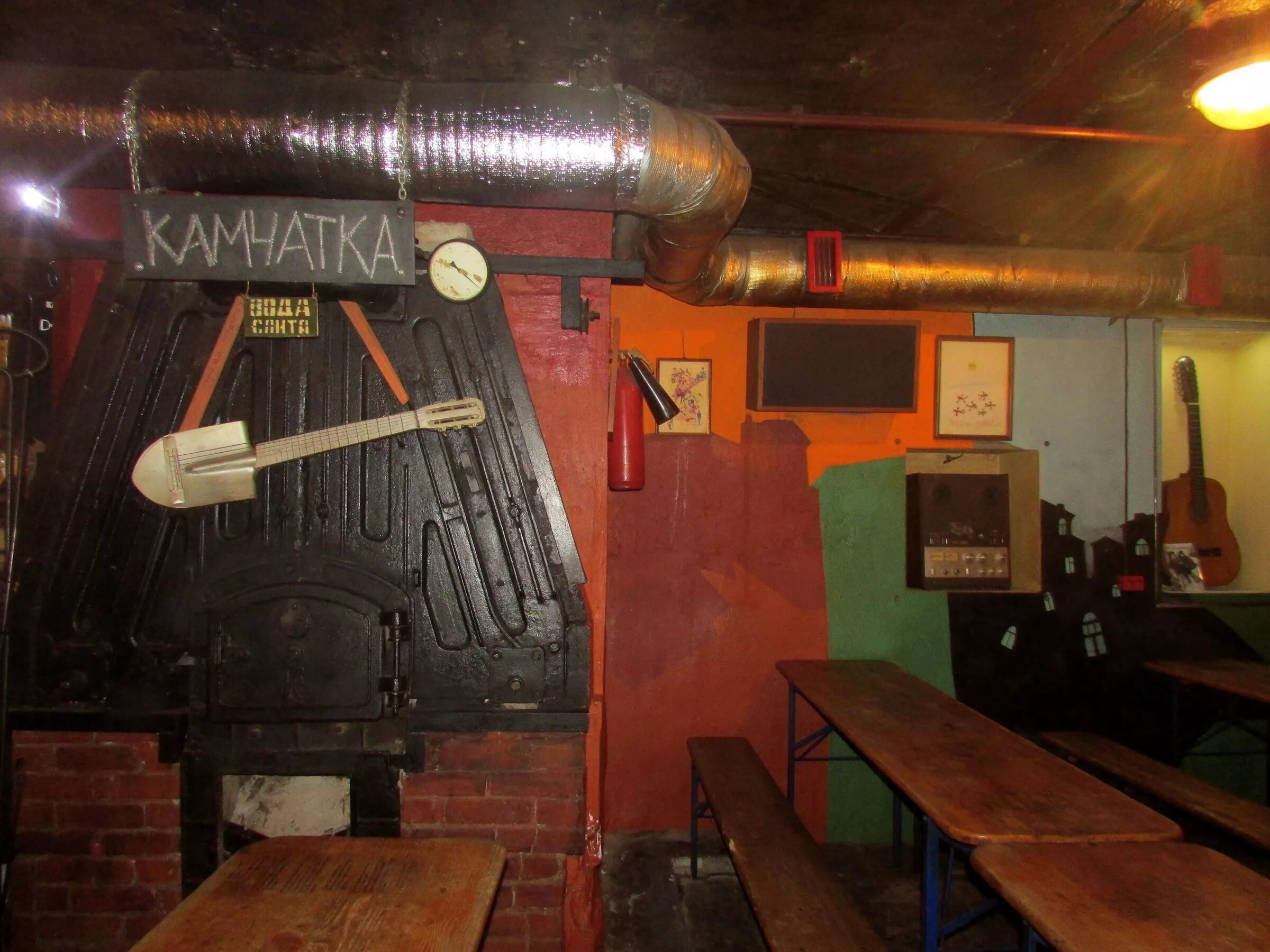 Клуб-музей котельная камчатка санкт-петербург. Кочегарка камчатка виктора цоя. Камчатка цой санкт-петербург. Кочегарка цоя в питере. Бар цоя.