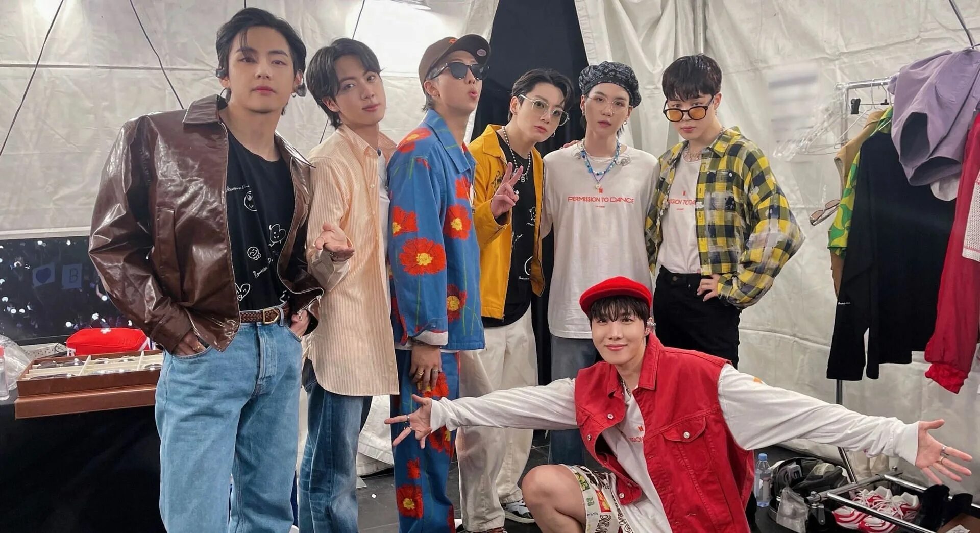 Корейская мальчиковая группа bts. Последние новости кпопа. Последние новости кпопа. Группа бтс участники. Bts участники 2022.