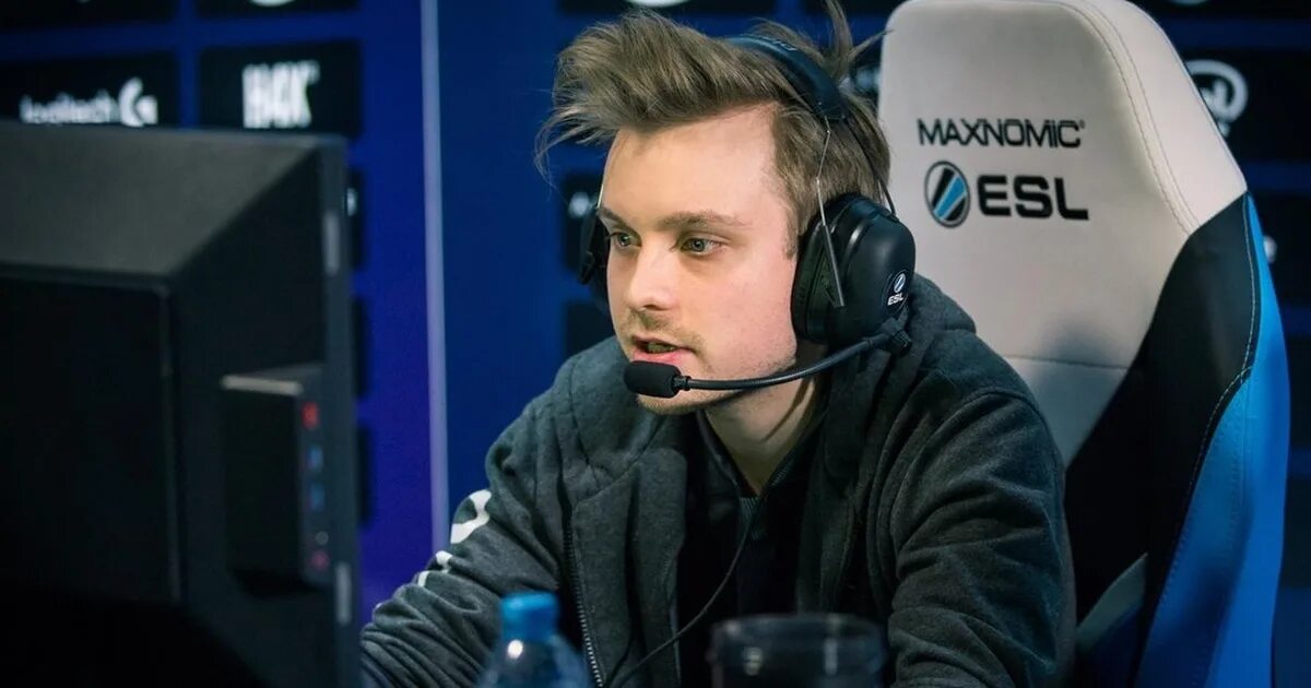 Esports battle fifa. Kuroky. Сумаил дота. Мипошка игрок дота 2. Самые богатые дота 2.