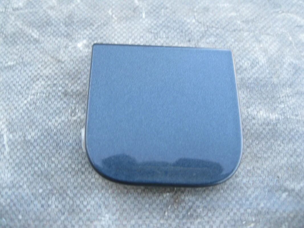 Заглушка буксировочного крюка форд фокус. Заглушка на задний бампер форд фокус 3. Заглушка буксировочного крюка форд фокус. Заглушка буксировочного крюка заднего бампера форд фокус 1 седан. Заглушка бампера форд фокус 2.