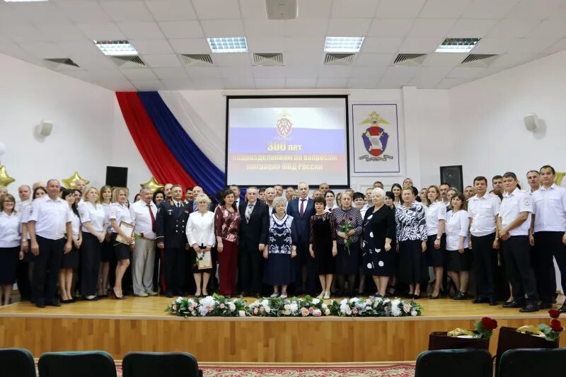 Миграционная служба ставропольского. УФМС по Ставропольскому краю. Начальник УФМС Ставропольского края. Миграционная служба Ставрополь. Миграционная служба Ставрополь сотрудники.