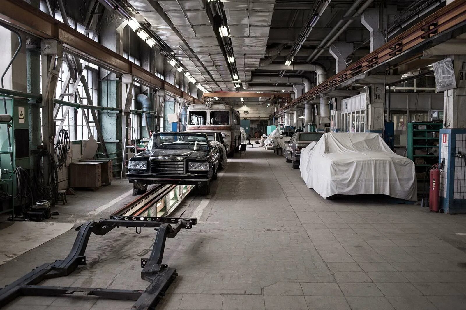 завод зил в москве. завод имени москва. территория завода зил в москве. завод имени лихачева ссср. завод имени москва.