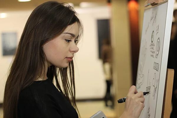 Донбасская поэтесса Анна Ревякина: "Сложные времена затачивают карандаши поэтов"