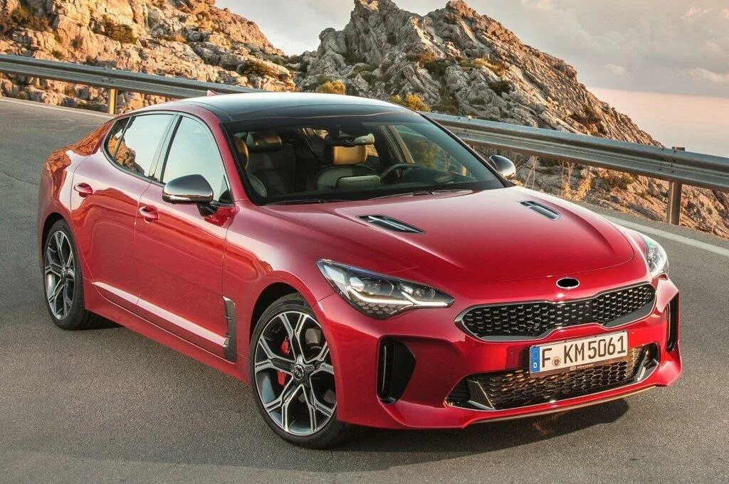 Киа стингер купить новый. Kia Stinger 2017. Kia Stinger 2018. Киа Стингер 2018 новый. Киа Стингер gt.