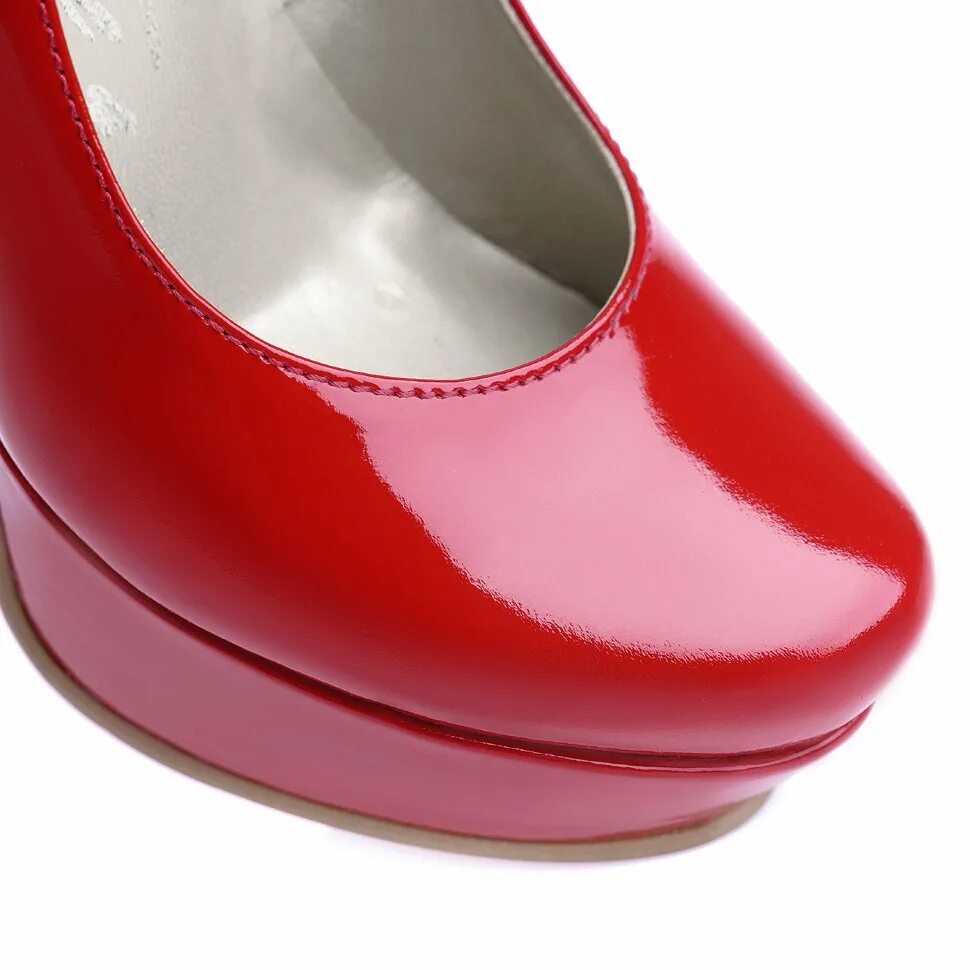 Валберис обувь туфли. E9700011 башмак красный. Красные туфли на платформе. Красные лаковые туфли на платформе. Туфли Amarilys.