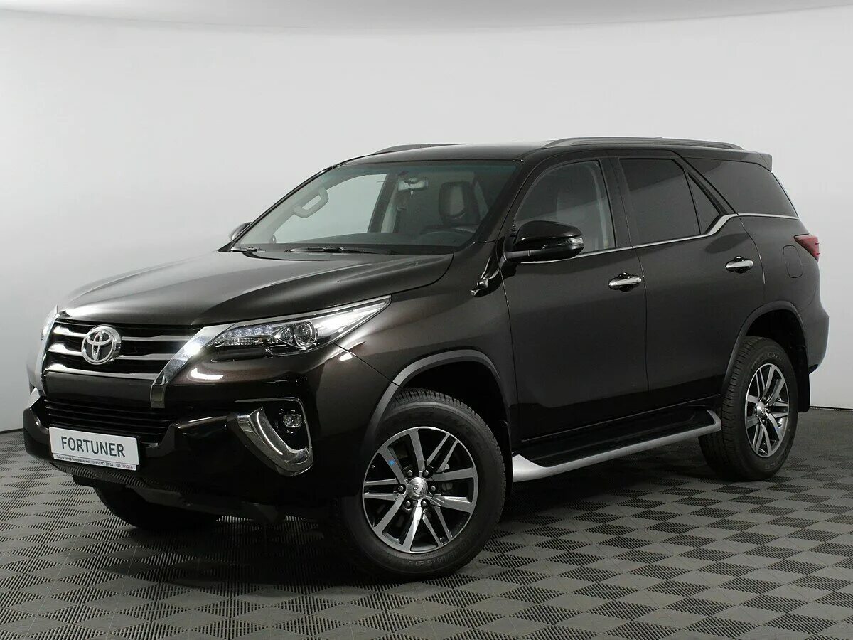 Toyota fortuner 2019 2 поколение. Toyota fortuner купить. тойота фортунер 2019 года. Toyota fortuner 2019. аксессуары тойота фортунер 2018.