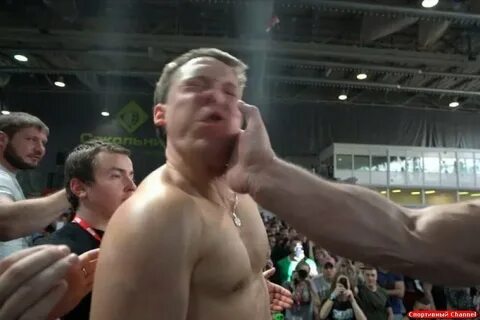 Дал по лицу видео