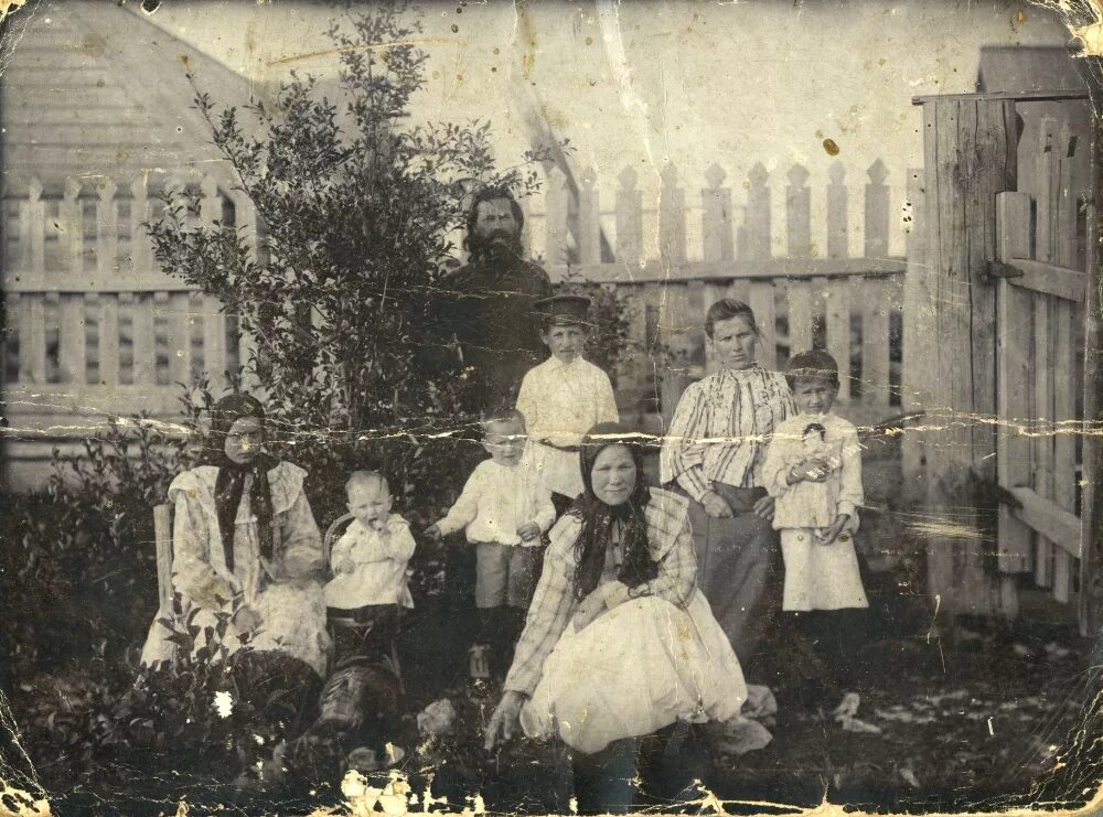 Священник в яранском и уржумском уездах. Священник в яранском и уржумском уездах. Духовенство 19 века вятка. Священник в яранском и уржумском уездах. "семья священника романова" курск.