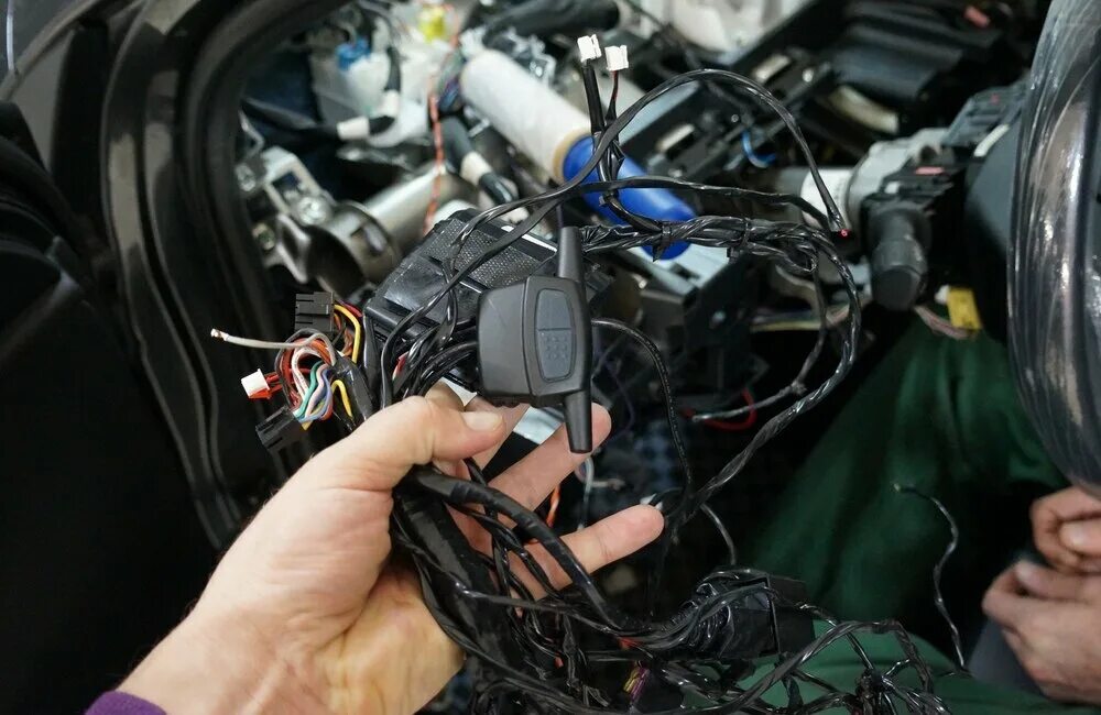 как установить сигнализацию на приору своими руками. блоки сигнализаций с автозапуском. установка автосигнализации. блок сигнализации старлайн на гранте. блок сигнализации ларгус.