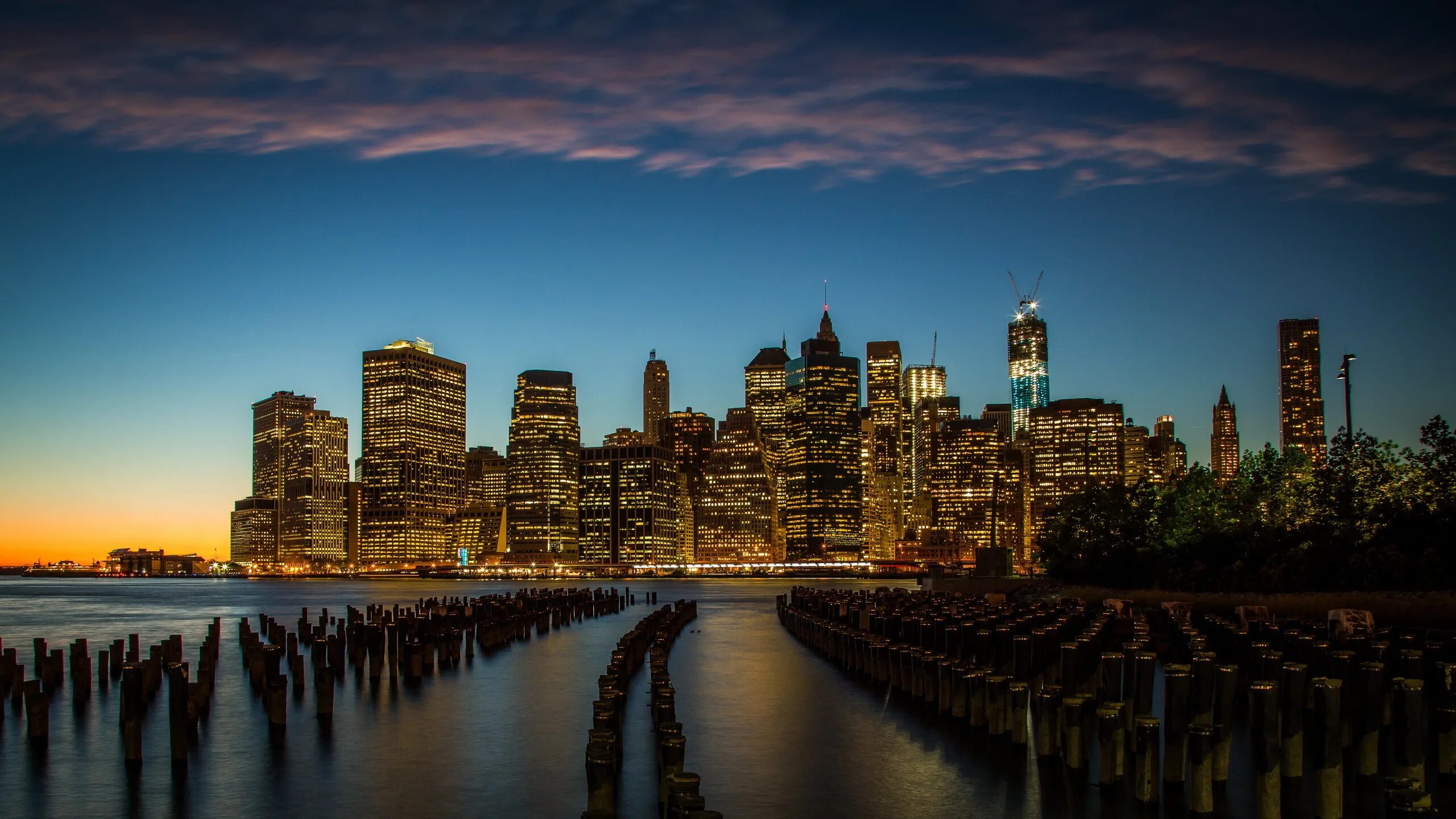 City day перевод. Нью-Йорк. Нью-Йорк (New York City). Архитектура Нью-Йорка Манхеттен. Ночной Нью Йорк.