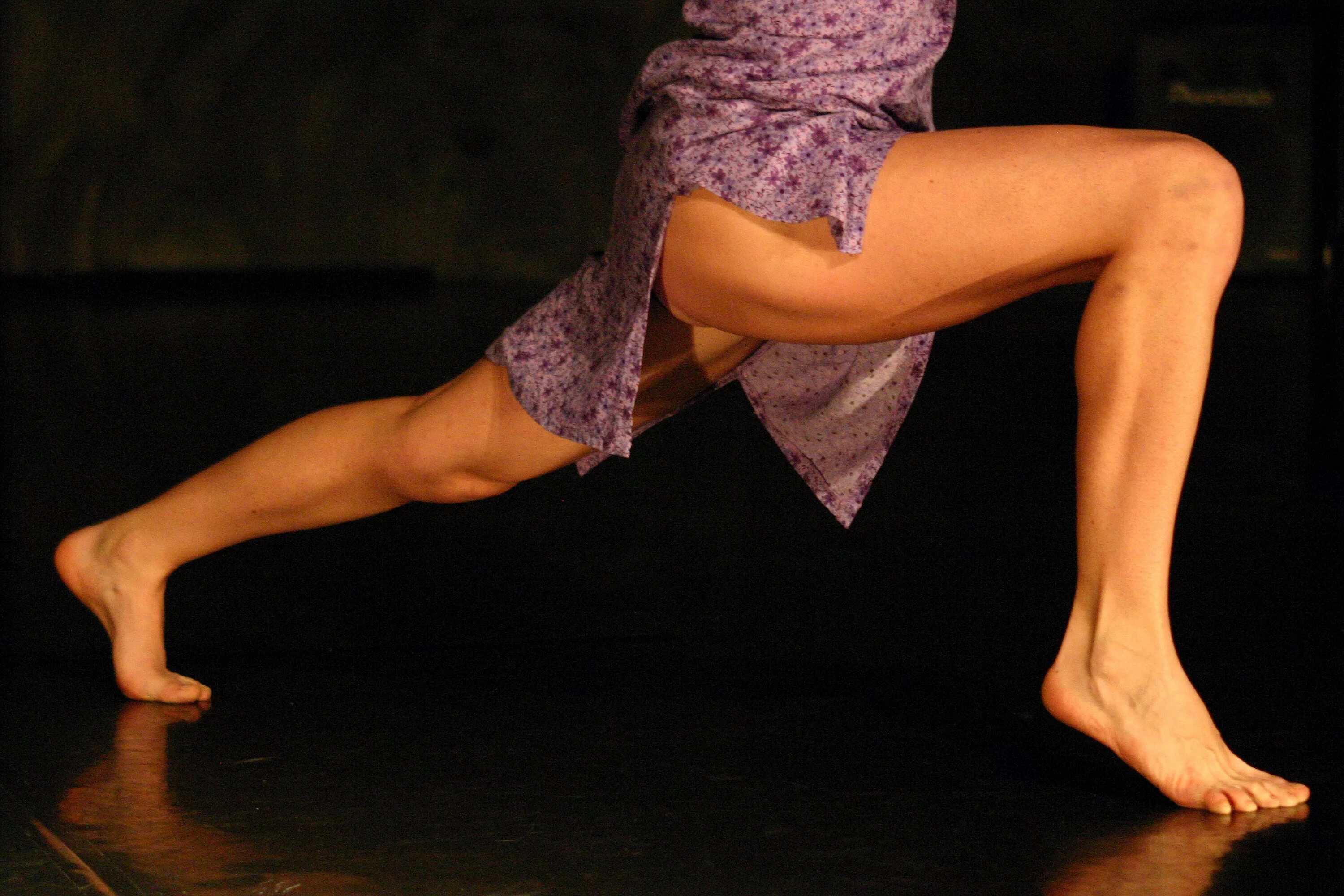 Где танцуют ногами. Красивые ноги танцовщиц. Ноги девушки. Ноги танцора. Танец ногами.
