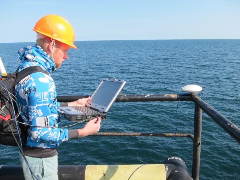 Инженер гидролог. Подводная волс камчатка сахалин магадан. Морская геодезия. Trimble m3 dr 5. Приемник trimble r8 gnss.