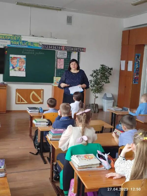 56 школа чебоксары классы. 56 школа города кирова. классы 56 школы. 56 школа чебоксары учителя. директор 56 школы чебоксары.