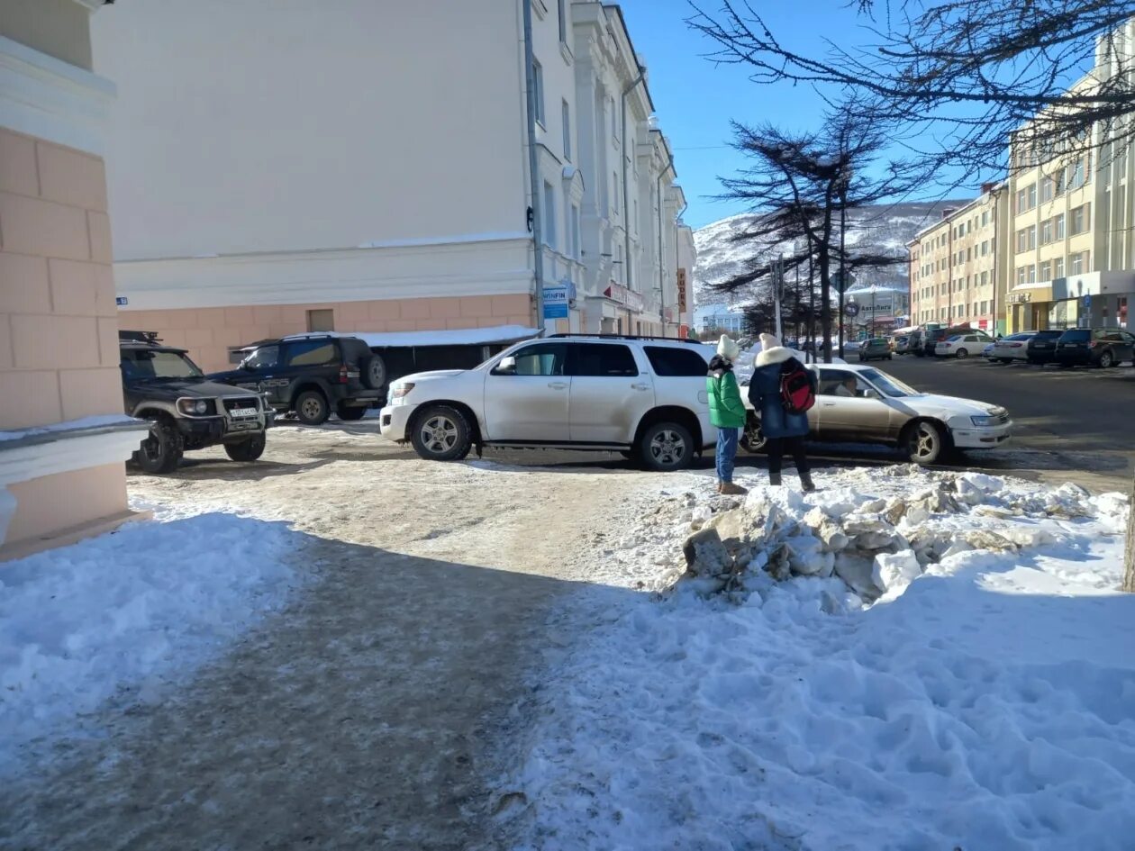 Перегородить проезд во дворе. 75 регион чита. во дворе. полярный 3. чита 75 регион регион.