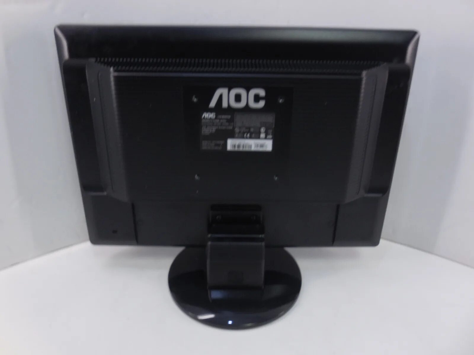 Жк монитор 19. Монитор AOC 917sw+. "Монитор 19"" LCD Samsung e1920nw wide VGA Black". Монитор AOC 992sw2. Монитор АОС 19 дюймов.