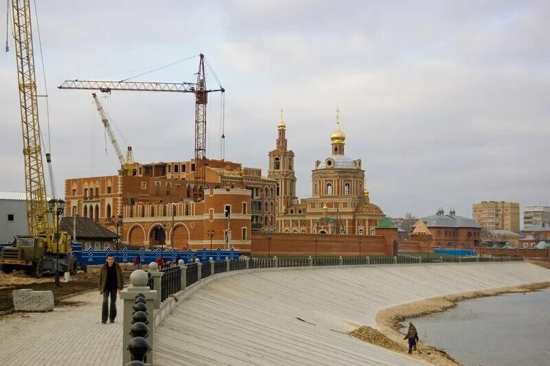 Постройка йошкар ола. Набережная йошкар олы 2000. йошкар-ола старая набережная. набережная йошкар-олы реконструкция. набережная йошкар олы до застройки.
