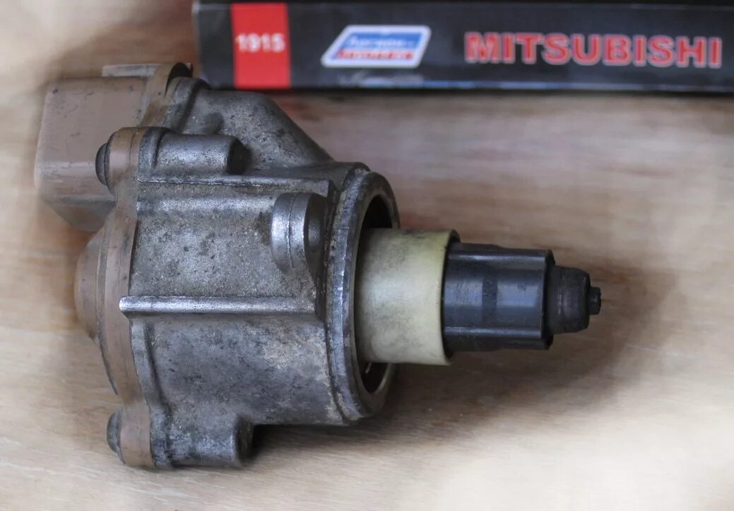 Датчик холостого хода mitsubishi galant. Регулятора холостого хода галант. Регулятор холостого хода 4g64. Регулятор холостого хода митсубиси галант 8. Датчик холостого хода md628318.